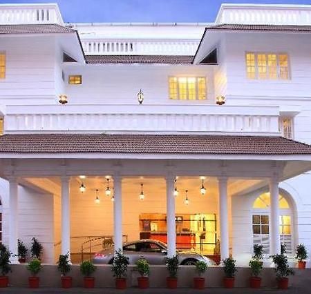 Hotel Luciya Palace Thrissur Eksteriør billede