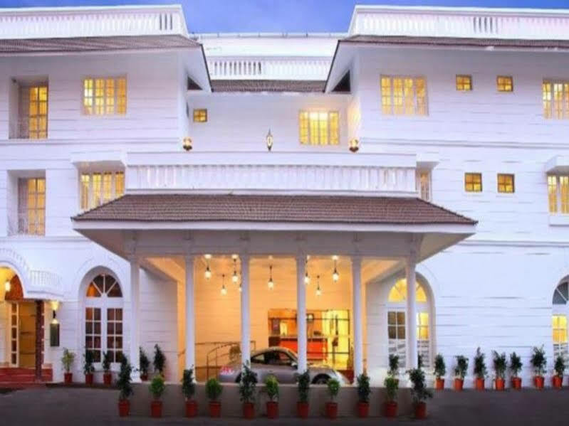Hotel Luciya Palace Thrissur Eksteriør billede